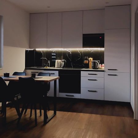 Luxury Apartments Bernardynska Domek 1 , 2 キェルツェ エクステリア 写真